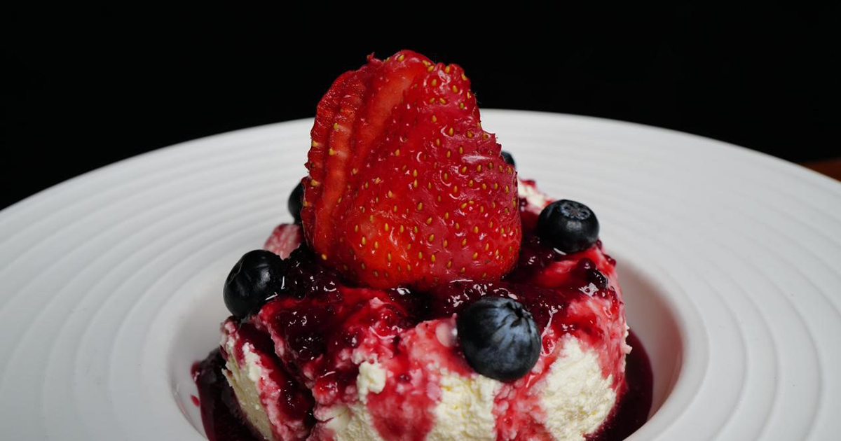 Ganador ruta de los postres Villa de Leyva – Bombón Divina Cocina con su postre Cheesecake Philadelphia