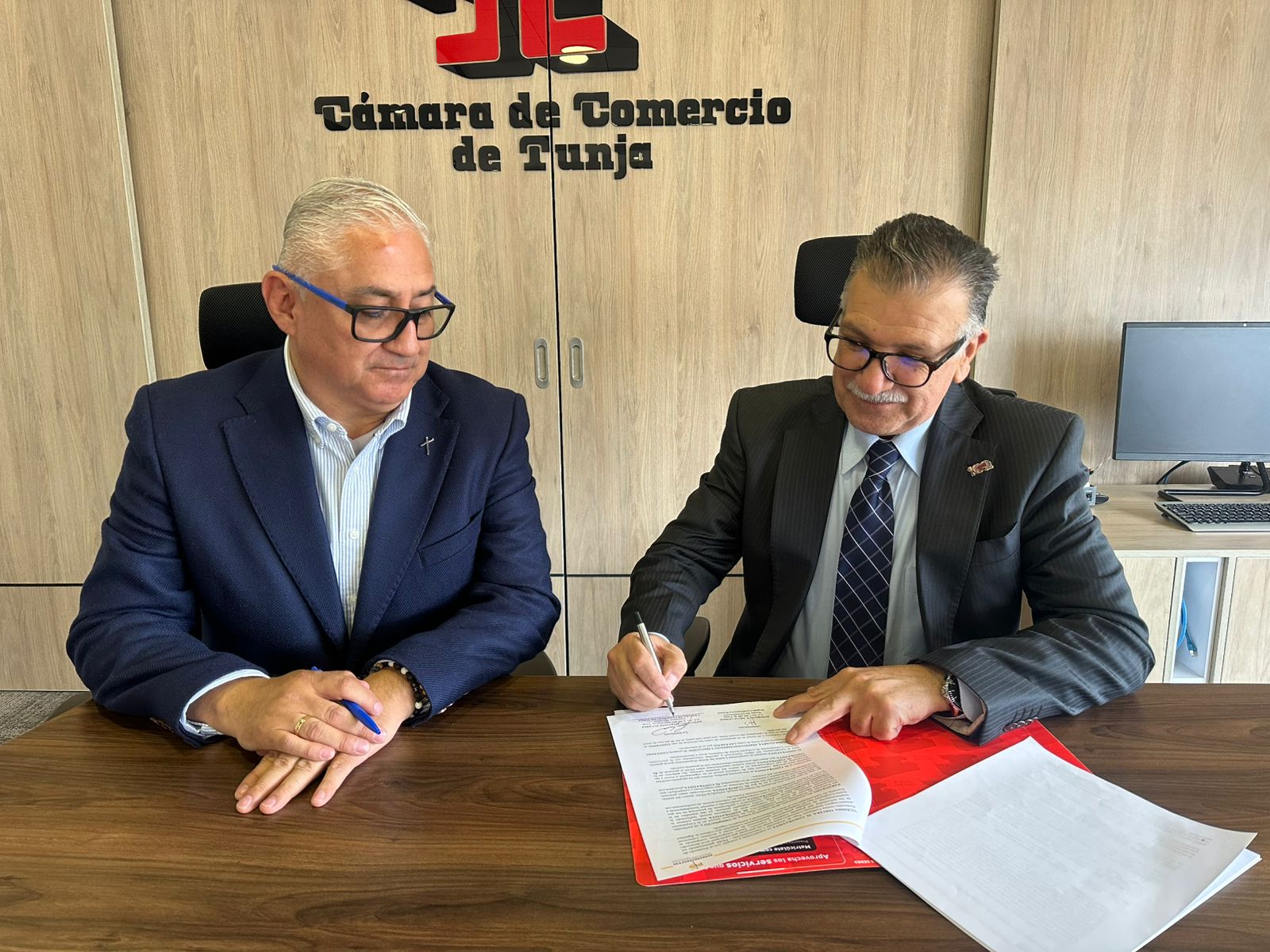 Convenio entre Uniminuto y CCT para proyectos de investigación en educación superior