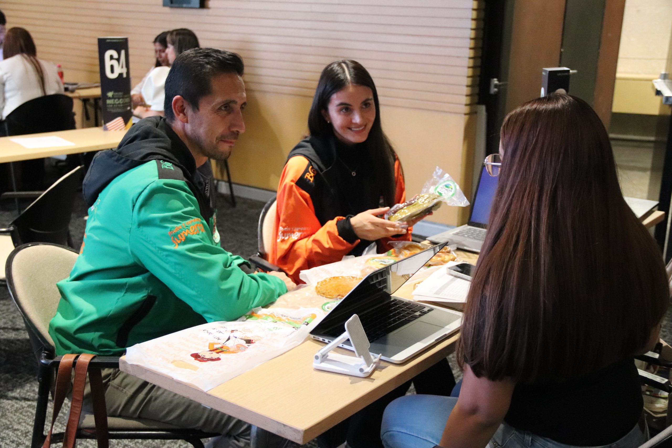 Proyección internacional de empresarios boyacenses en Rueda de Negocios AmCham Colombia 2026 10 empresarios de la región participaron en jornadas de networking, encuentros estratégicos y ruedas de relacionamiento.